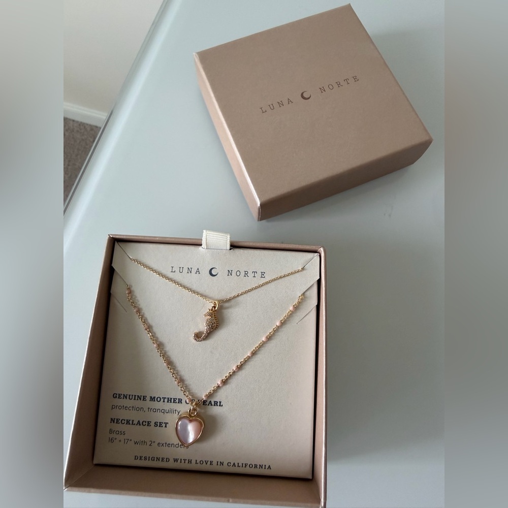 Viral Luna Norte Gold and Pink Mother of Pearl Heart Necklace Set